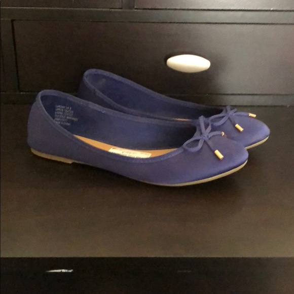 Shoes - Picture 2 of 2